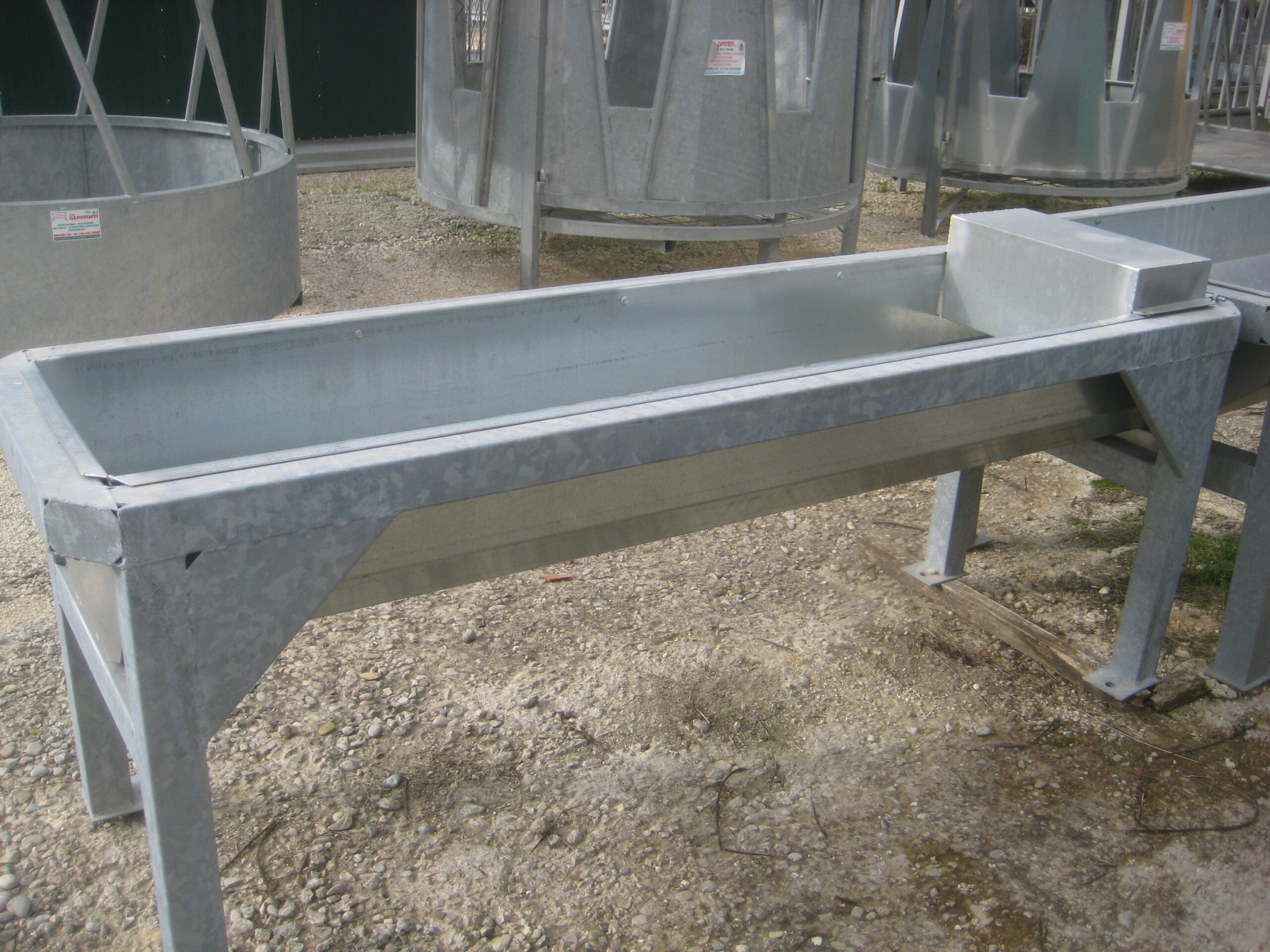 Abbeveratoio Fontanile Zincato 2.50m - 600Lt